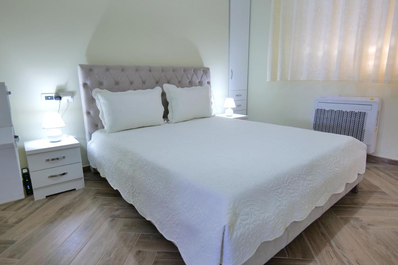 Kosta Apartments Sarandë Exteriör bild