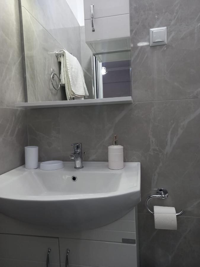 Kosta Apartments Sarandë Exteriör bild